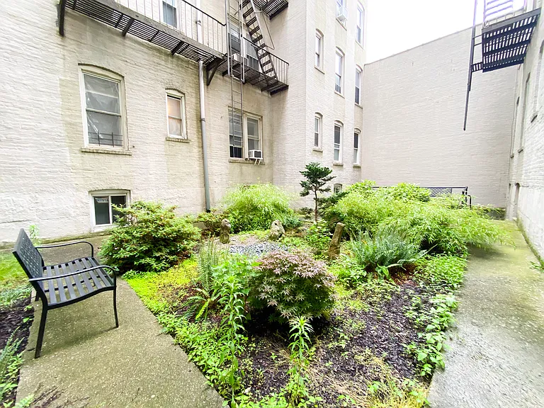 9031 Fort Hamilton Pkwy #4J — Photo 12