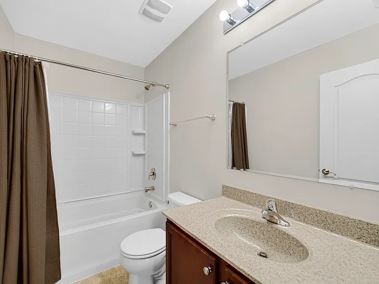 803 W Courtland St — Photo 14