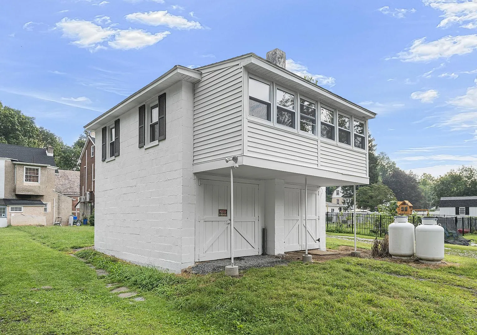 176 Walnut St - 176 Walnut Rear Unit — Photo 4
