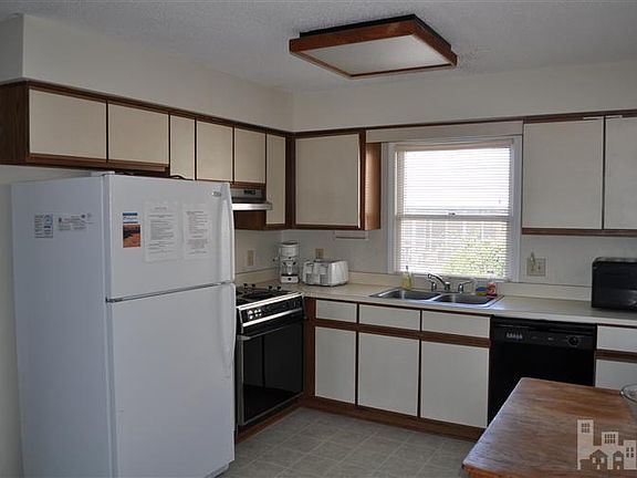 4th image of 1009 S Carolina Beach Avenue