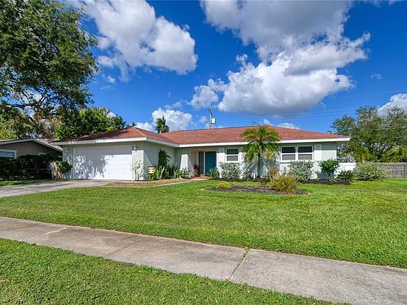 3rd image of 2739 Safe Harbor Dr