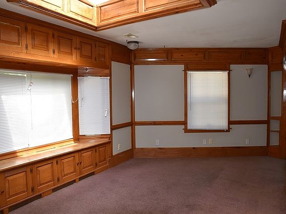 4th image of 2921 Woodland Ave