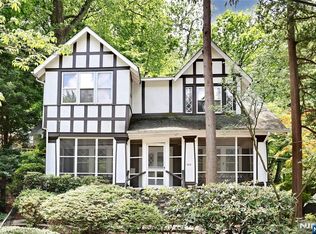 388 Allaire Ave, Leonia, NJ 07605