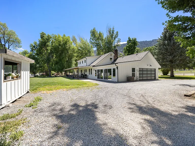2241 Pioneer Trl — Photo 18