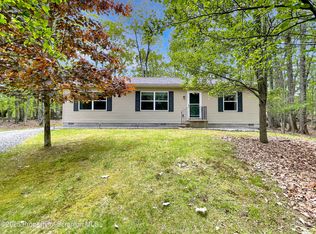 1029 Bear Trail Rd, Lake Ariel, PA 18436