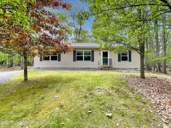 1029 Bear Trail Rd, Lake Ariel, PA 18436