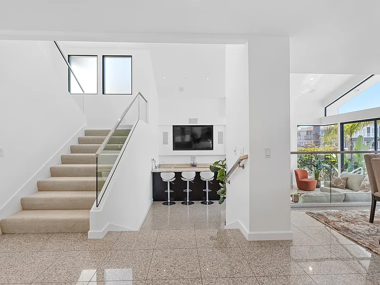 715 Bayside Dr — Photo 10