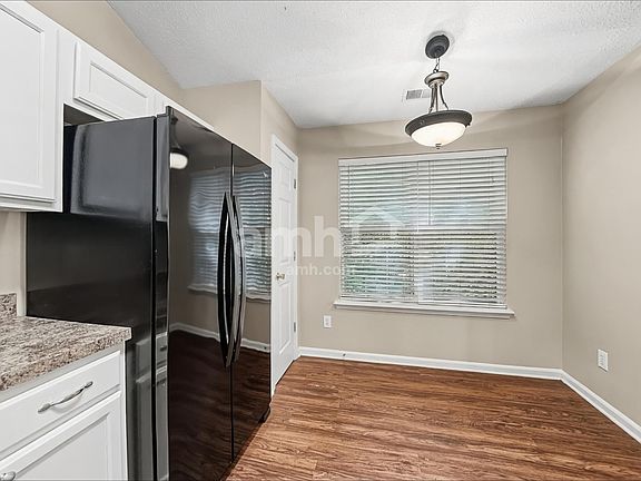 3rd image of 4654 Grove Ct