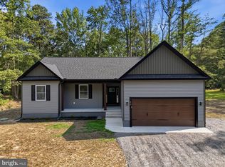 60 Sweetbriar Ln, Montross, VA 22520