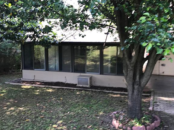 4th image of 8135 Whitehead Dr