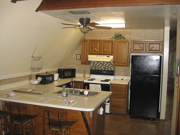 3rd image of 793 Humphrey Cir