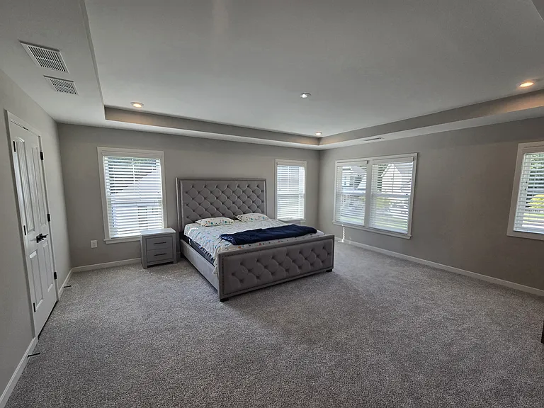 121 Linden Ct — Photo 14