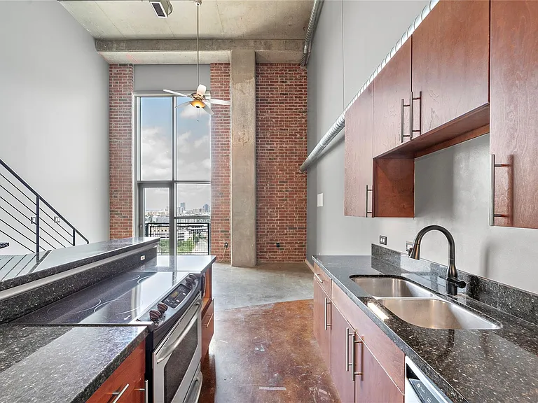 2000 Bagby St #13439 — Photo 9