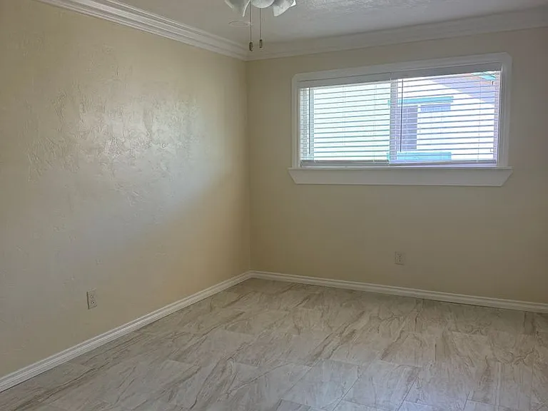 7632 Crescent Ave — Photo 8