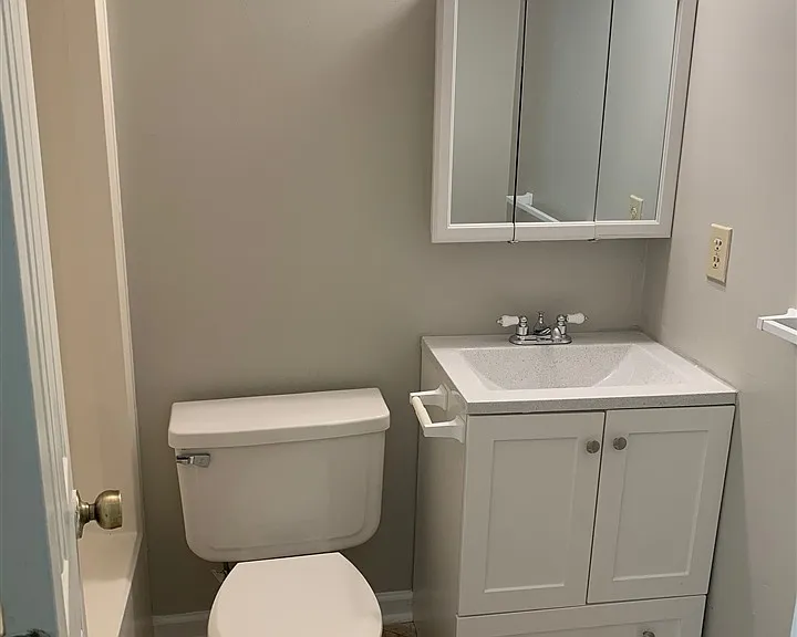 2372 Gregory Dr — Photo 22