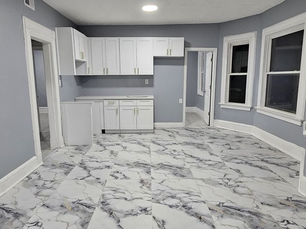 695 E 24th St Floor 2