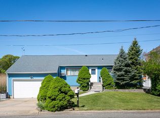 41 Roosevelt Blvd, Massapequa, NY 11758