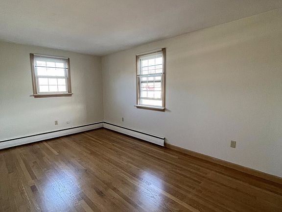 3rd image of 307 Washington St #4