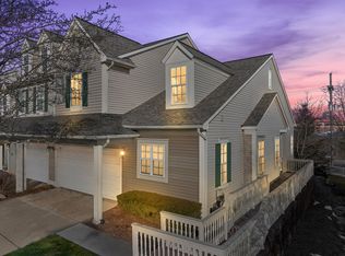 687 W Bluff Ct #44, Rochester, MI 48307