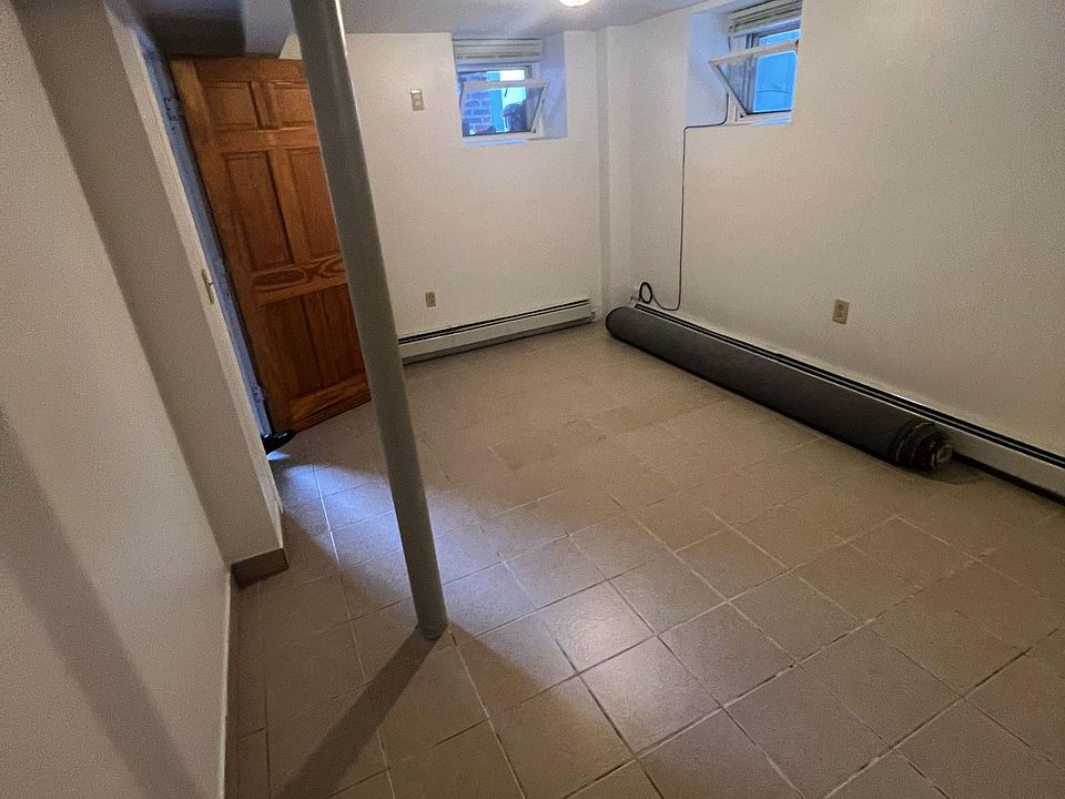 2nd image of 1190 Waring Ave #1