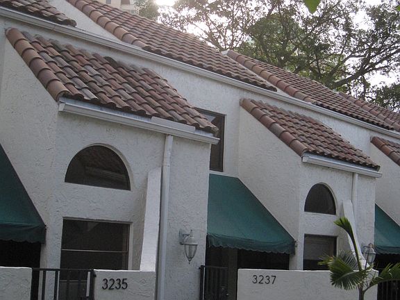 4th image of 3227 Mary St