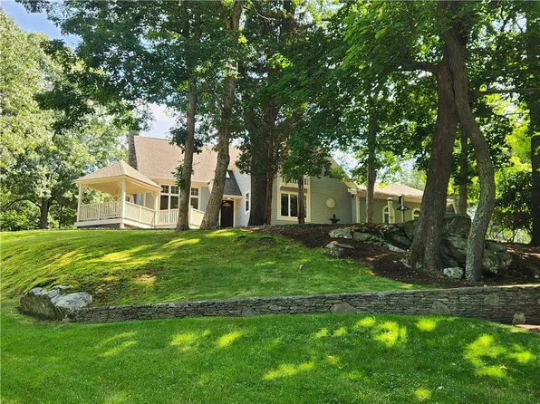 242 Church Pond Dr, Tiverton, RI 02878