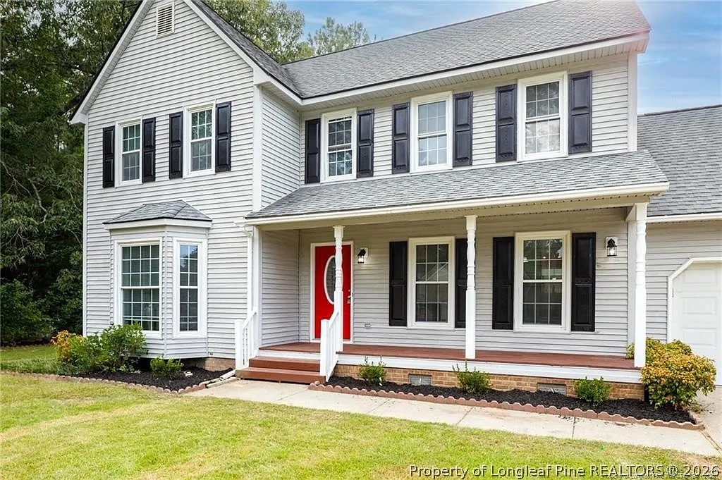 4 bed, 2.5 bath, 2583 sqft, $2,300 — Photo 2