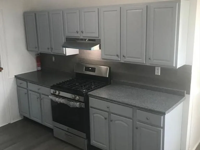 26 Pearl St #2 — Photo 12