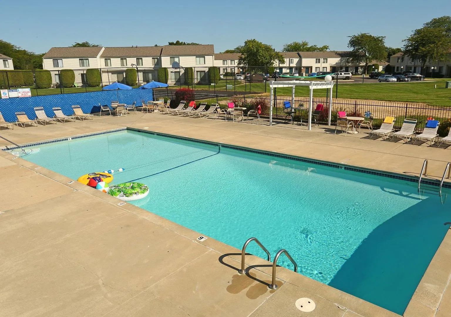 Waterside Apartments — Photo 4