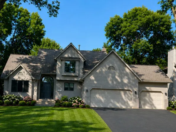 1381 Interlachen Dr, Eagan, MN 55123