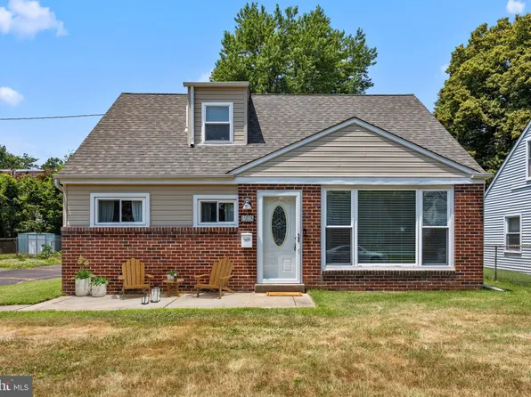 15038 Endicott St, Philadelphia, PA 19116