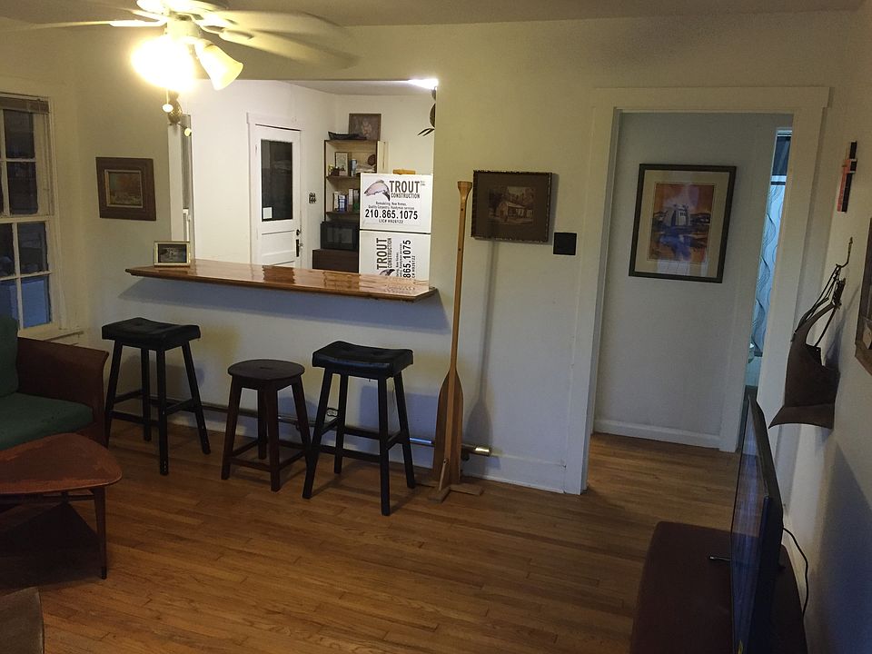 1st image of 141 W Wildwood