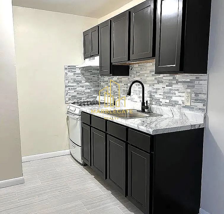 1st image of 390 Stuyvesant Ave #122
