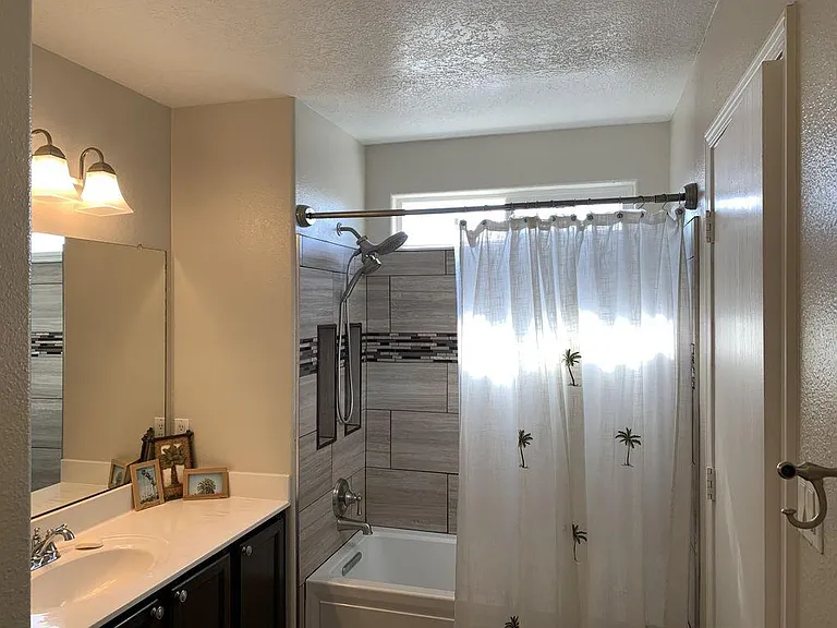 2620 Sarita Ave NW — Photo 7