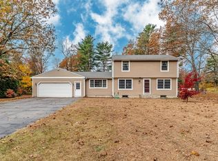 11 Longfellow Dr, Wilbraham, MA 01095