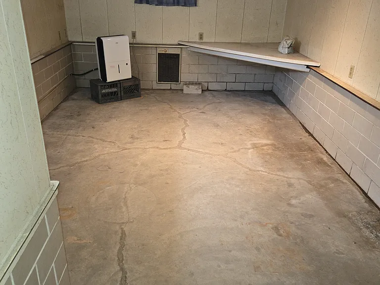 Rear — Photo 9