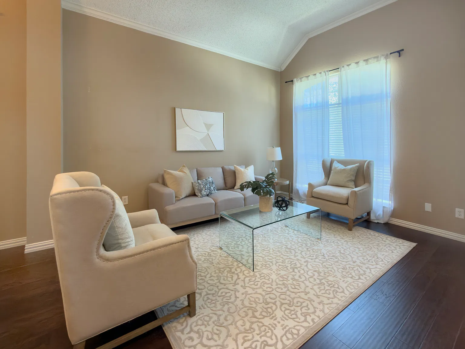 3 bed, 2146 sqft, $3,395 — Photo 3