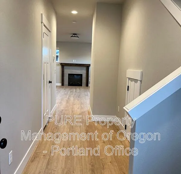 1730 NE Gilbert Ln — Photo 8