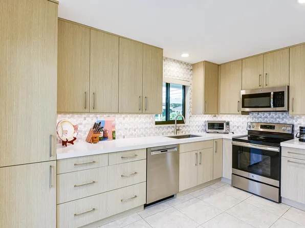 3718 Freshwater Dr, Jupiter, FL 33477