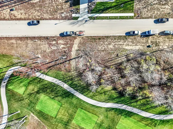 3750 Holliday Farms Blvd, Zionsville, IN 46077