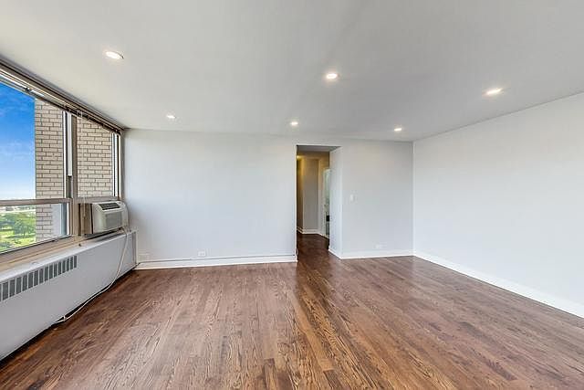 1st image of 3950 N Lake Shore Dr APT 1710B