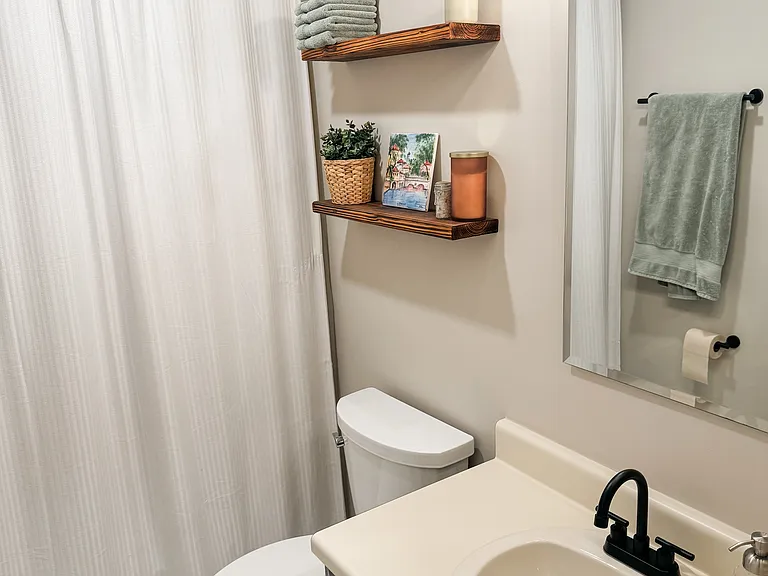 306 Oak Ridge Cir — Photo 22