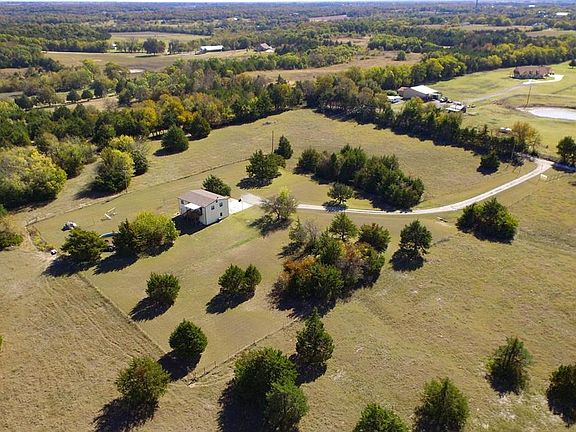 3rd image of 570 County Road 4680