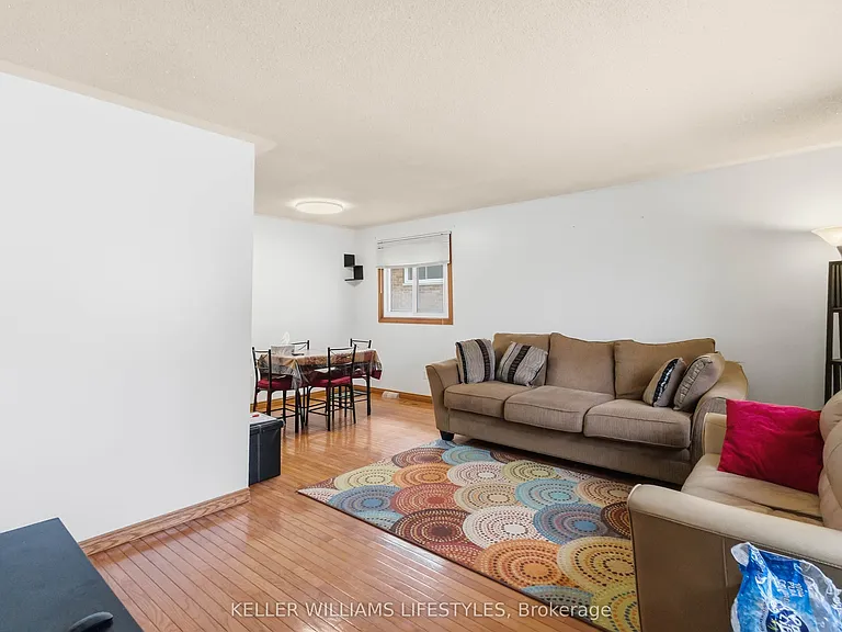 156 Paperbirch Cres — Photo 9