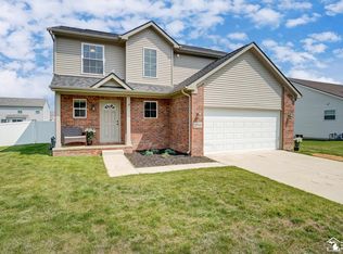 2050 Arbor Creek Dr, Monroe, MI 48162