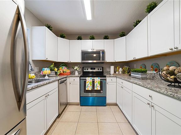 4th image of 2084 Las Palmas Cir
