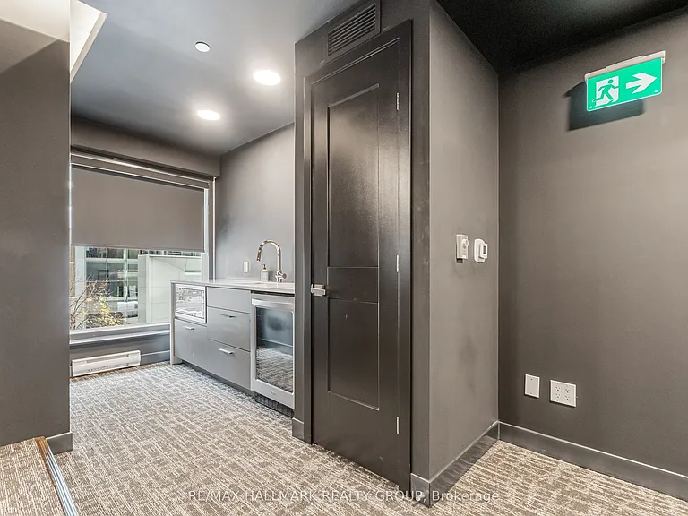 340 Queen St #1403 — Photo 37