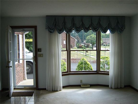 3rd image of 640 Frank Dr