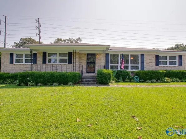 11413 Maplecrest Dr SE, Huntsville, AL 35803