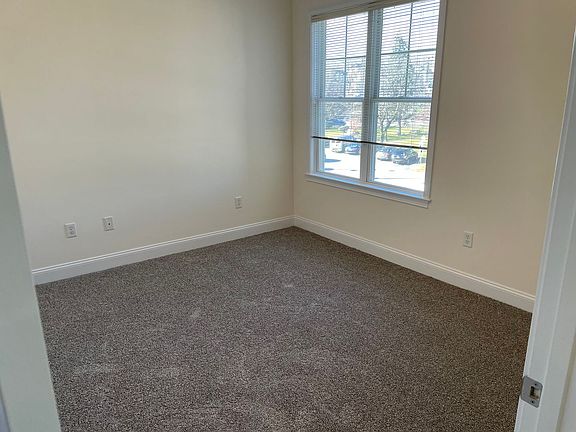 3rd image of 32 Guild St Unit 302